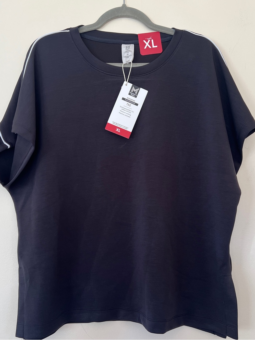 Member’s Mark Women’s XL Black Sandwash Tee White Piping NWT